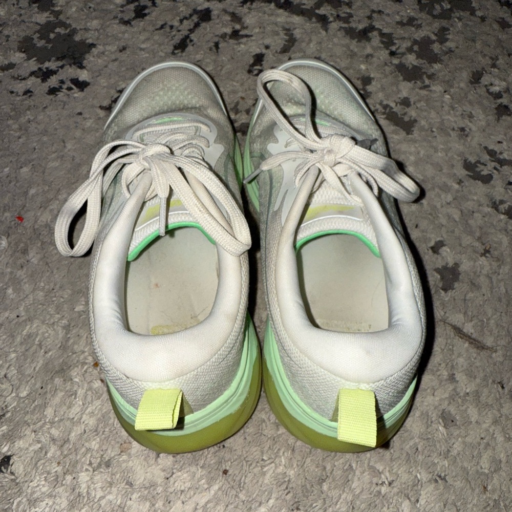 Avia Women's Green and White Sneakers